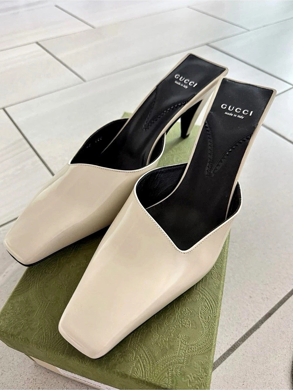 Gucci Interlocking G Patent Leather Kitten Heel Mules White EU 42